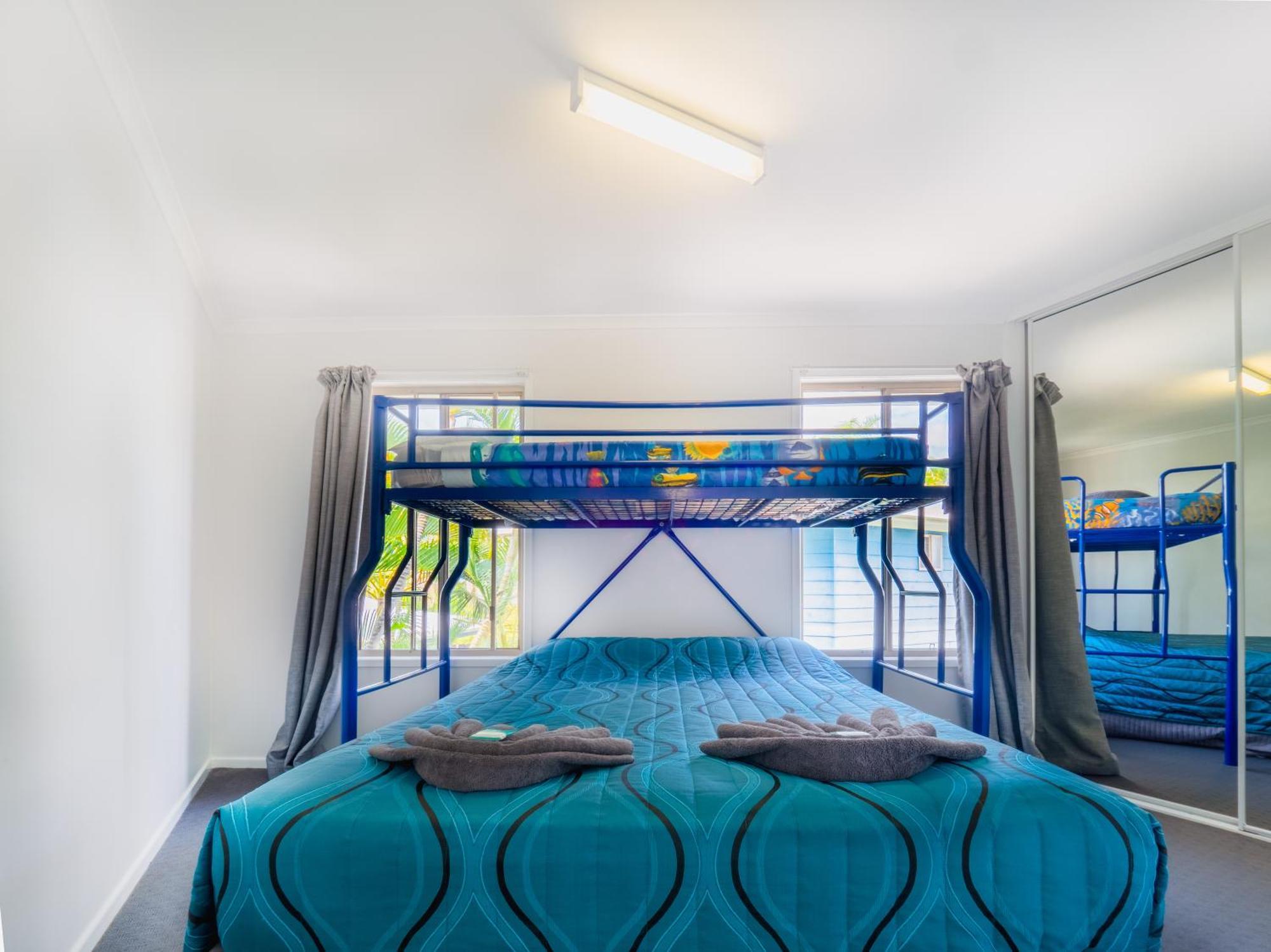 Boyne Island Motel And Villas Bagian luar foto
